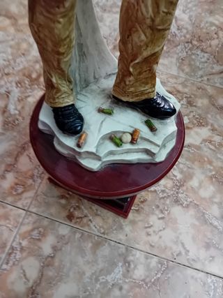 Figura de cazador muy grande