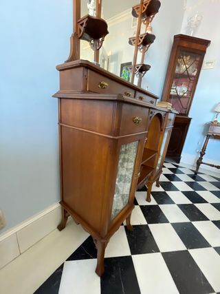 MUEBLE DE ESTILO MODERNISTA (ART NOUVEAU)