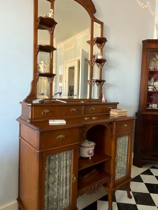 MUEBLE DE ESTILO MODERNISTA (ART NOUVEAU)