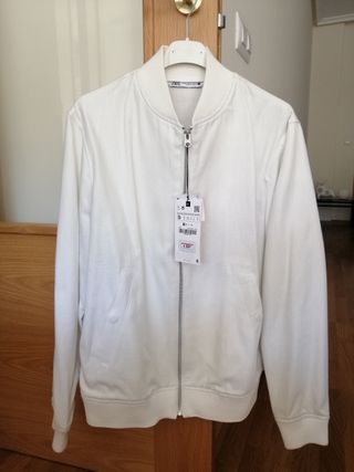Cazadora Zara NUEVA CON ETIQUETA blanca