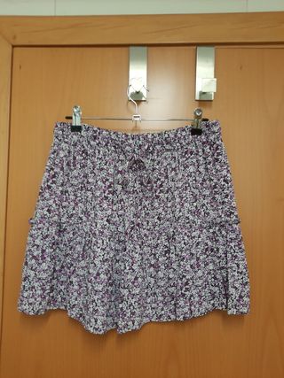 Minifalda flores moradas a estrenar