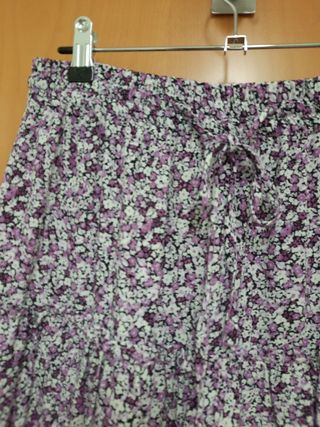 Minifalda flores moradas a estrenar