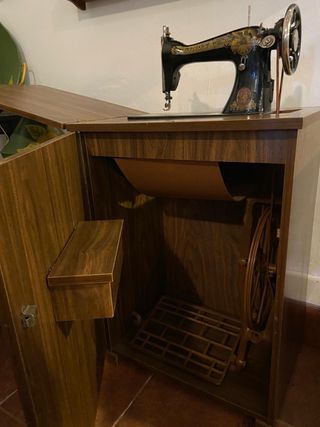 MAQUINA DE COSER SINGER