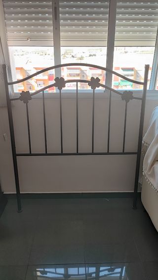 Cabecero de forja