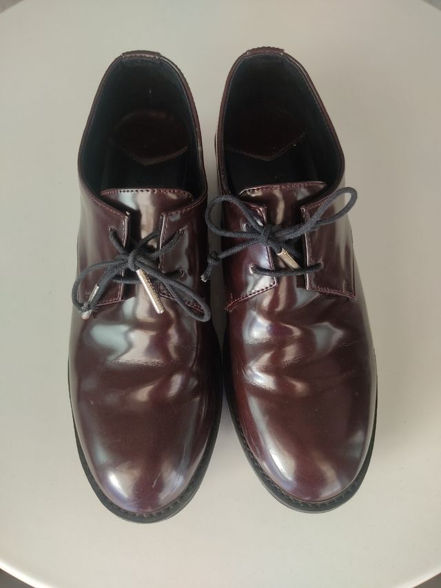 Zapatos Burdeos