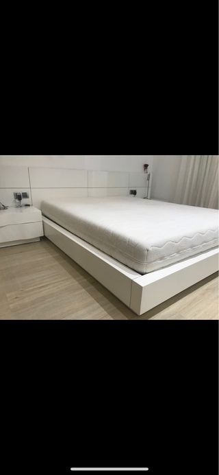 habitación de matrimonio en blanco lacado mate