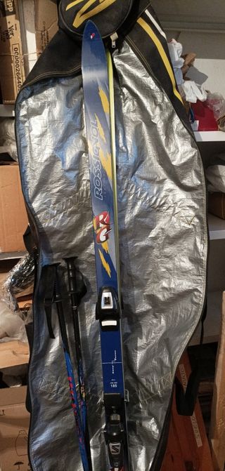 Skis Rossignol, fijaciones, bastones