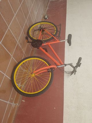 Bicicleta urbana/montaña.