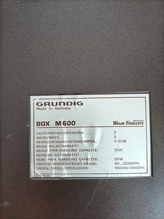 Carcasas altavoces HiFi Grundig box M600