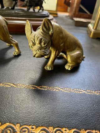 Perros de bronce