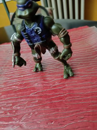 3 Figuras Tortugas Ninja y un DVD Regalo