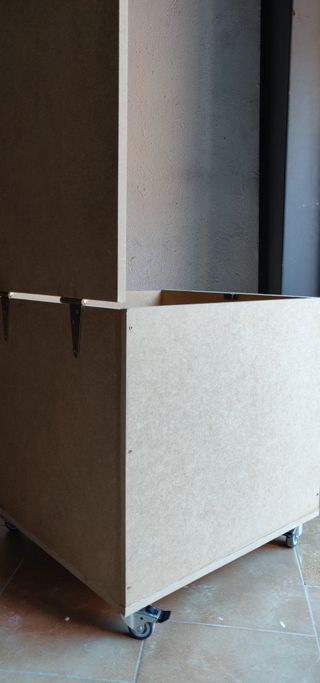 ASGEIR: Baul de almacenaje a medida