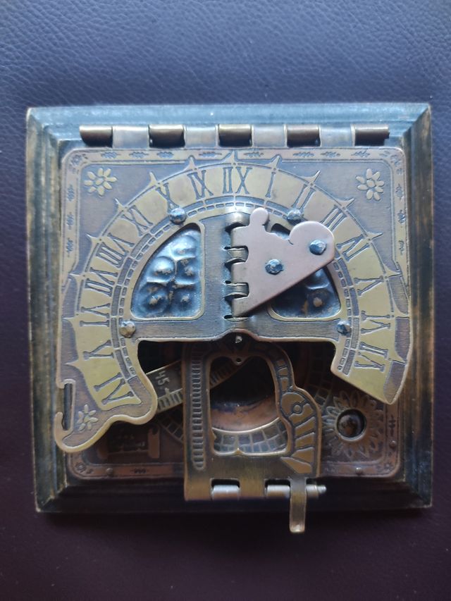Reloj de sol de sobremesa