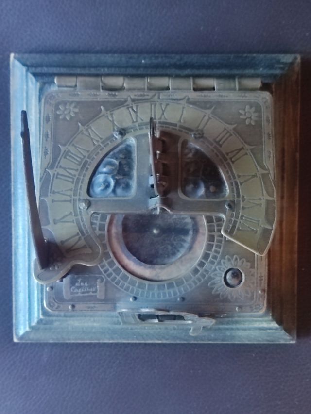 Reloj de sol de sobremesa