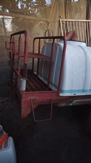 Cuba de 2000 litros con boca para riego