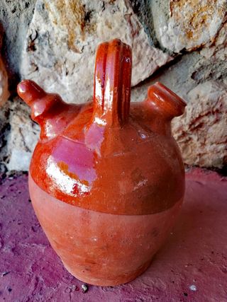 Antiguo Botijo de barro