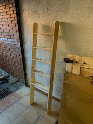 GAULAG: Escalera de madera decorativa