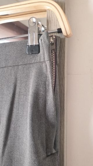 Pantalón gris Stradivarius Talla 38