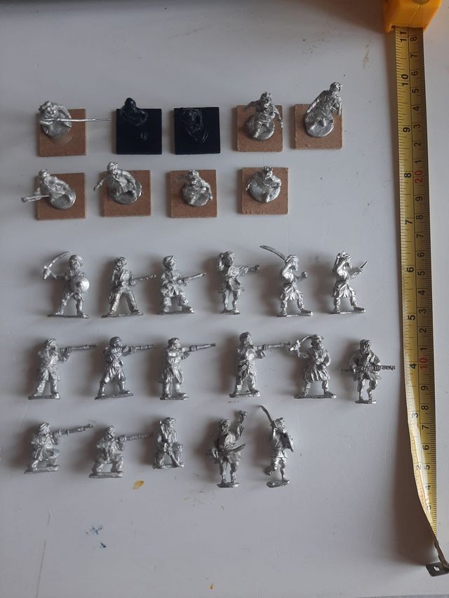Soldatini 35mm coloniali britannici in metallo