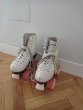 Patines de patinaje artístico. Talla 34