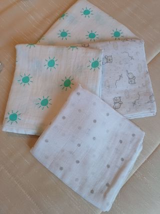 Lote baberos y muselina nuevos