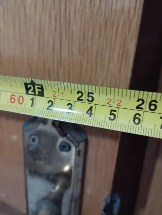 Puertas de cocina con cristal y embellecedor