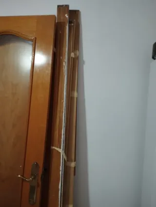 Puertas de cocina con cristal y embellecedor