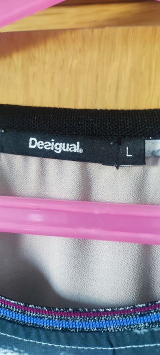 Rebajada-Camiseta gasa Desigual