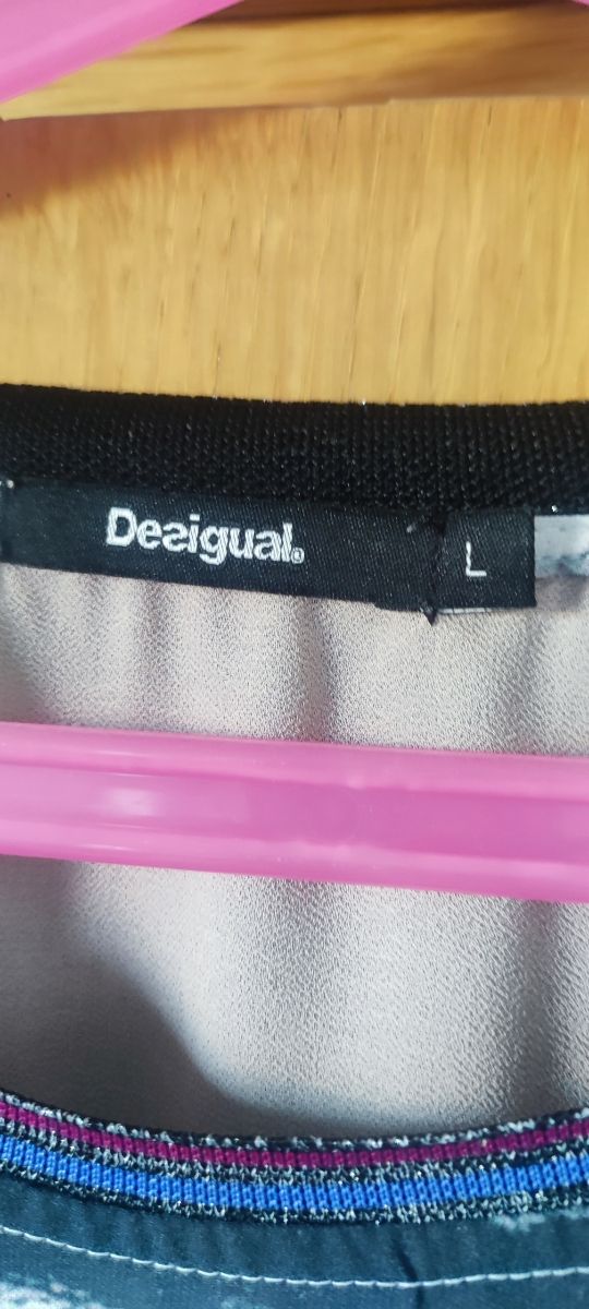 Rebajada-Camiseta gasa Desigual
