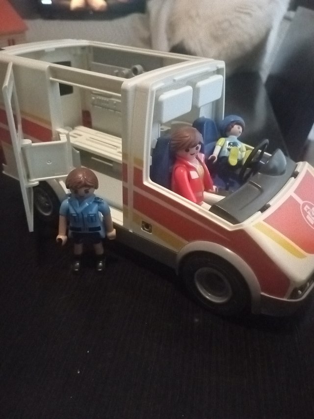 Ambulancia Playmobil