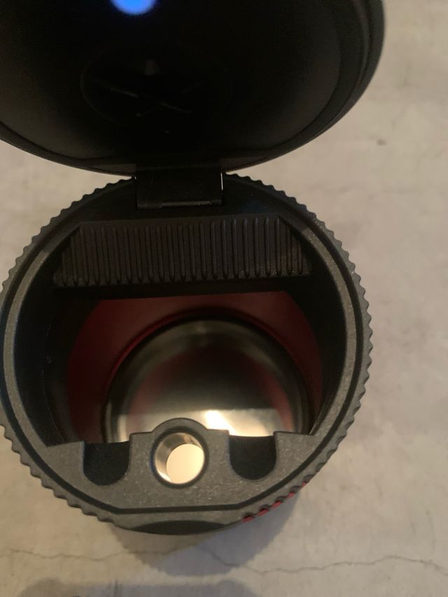 KIA CENICERO y PERCHA