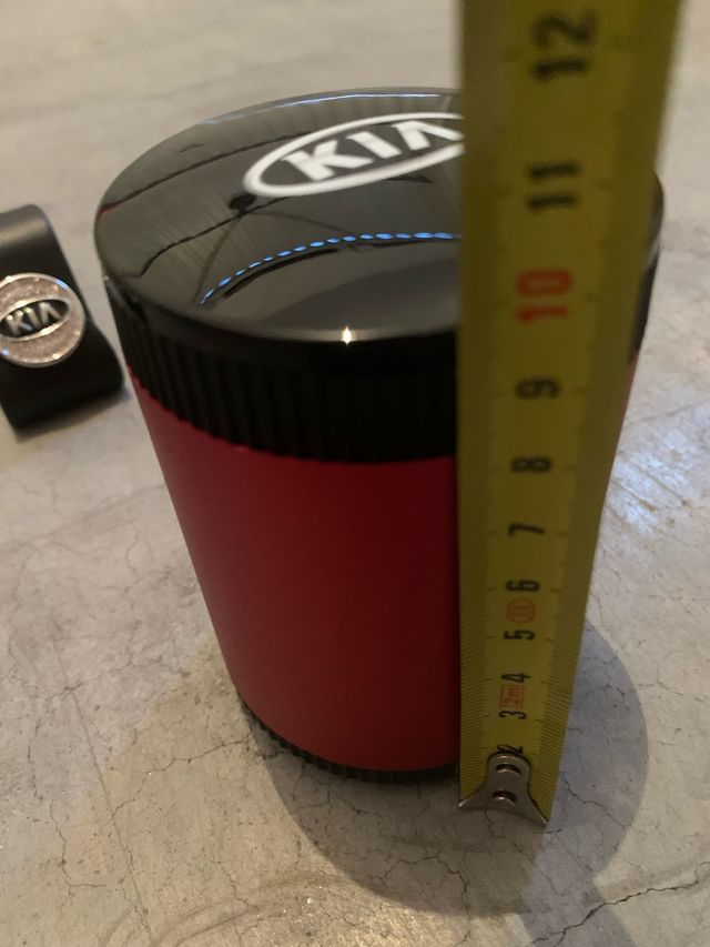 KIA CENICERO y PERCHA