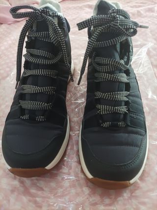 Zapatillas montaña chica