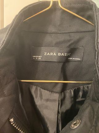 Cazadora parka negra talla S Zara
