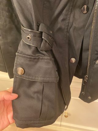 Cazadora parka negra talla S Zara