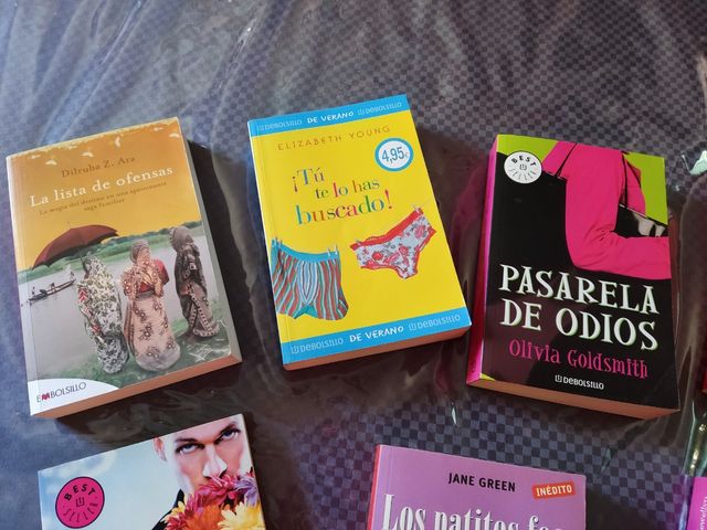7 Libros variados diferentes generos