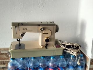 MÁQUINA DE COSER Y BORDAR