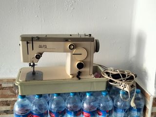 MÁQUINA DE COSER Y BORDAR
