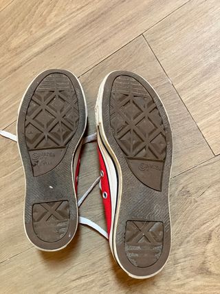 Converse rojas