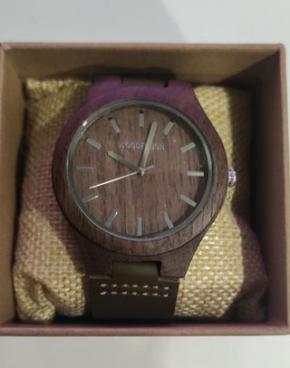 RELOJ DE MADERA DE BAMBÚ Y PIEL