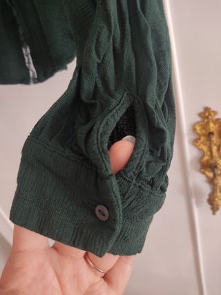 Camisas y faldas 10 euros cada una