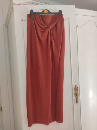 Camisas y faldas 10 euros cada una