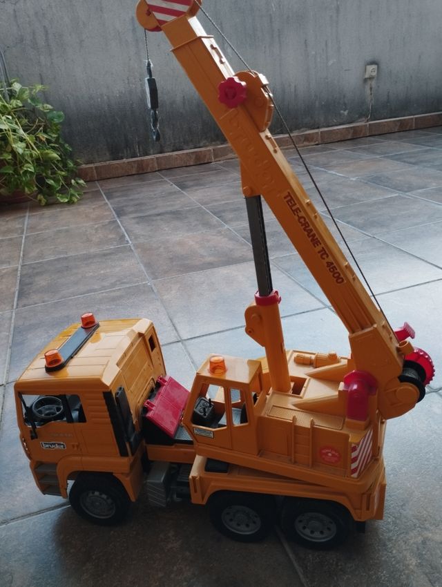 Juguete grua