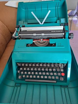 Máquina de escribir Olivetti Studio 45