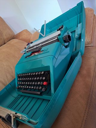 Máquina de escribir Olivetti Studio 45