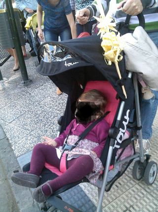 Silla, colchoneta y sombrilla