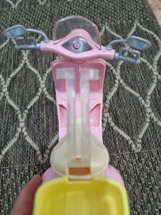 Moto Barbie nueva sin caja