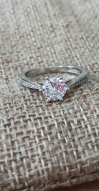 Anillo solitario circonitas cúbicas