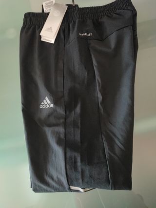Pantalón Adidas , nuevo sin estrenar.