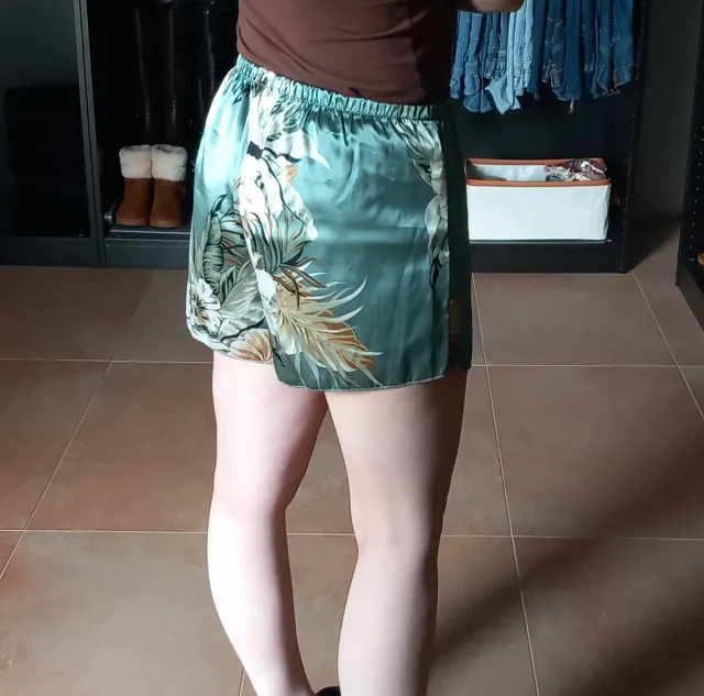 Pantaloncini verdi e beige M